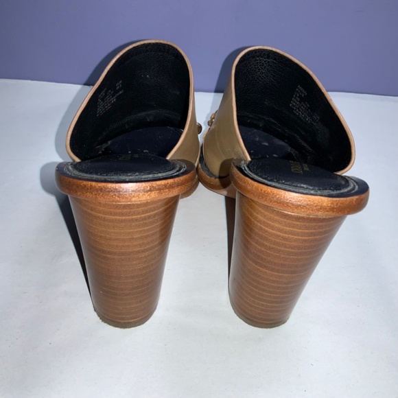 Coach kylie semi matte calf mules stack heels Sz 6.5B gold tone chain accent - Picture 5 of 8